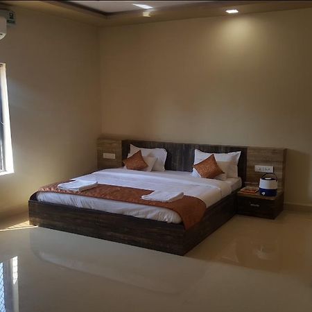 Hotel Shehnai Garden Khurai Luaran gambar